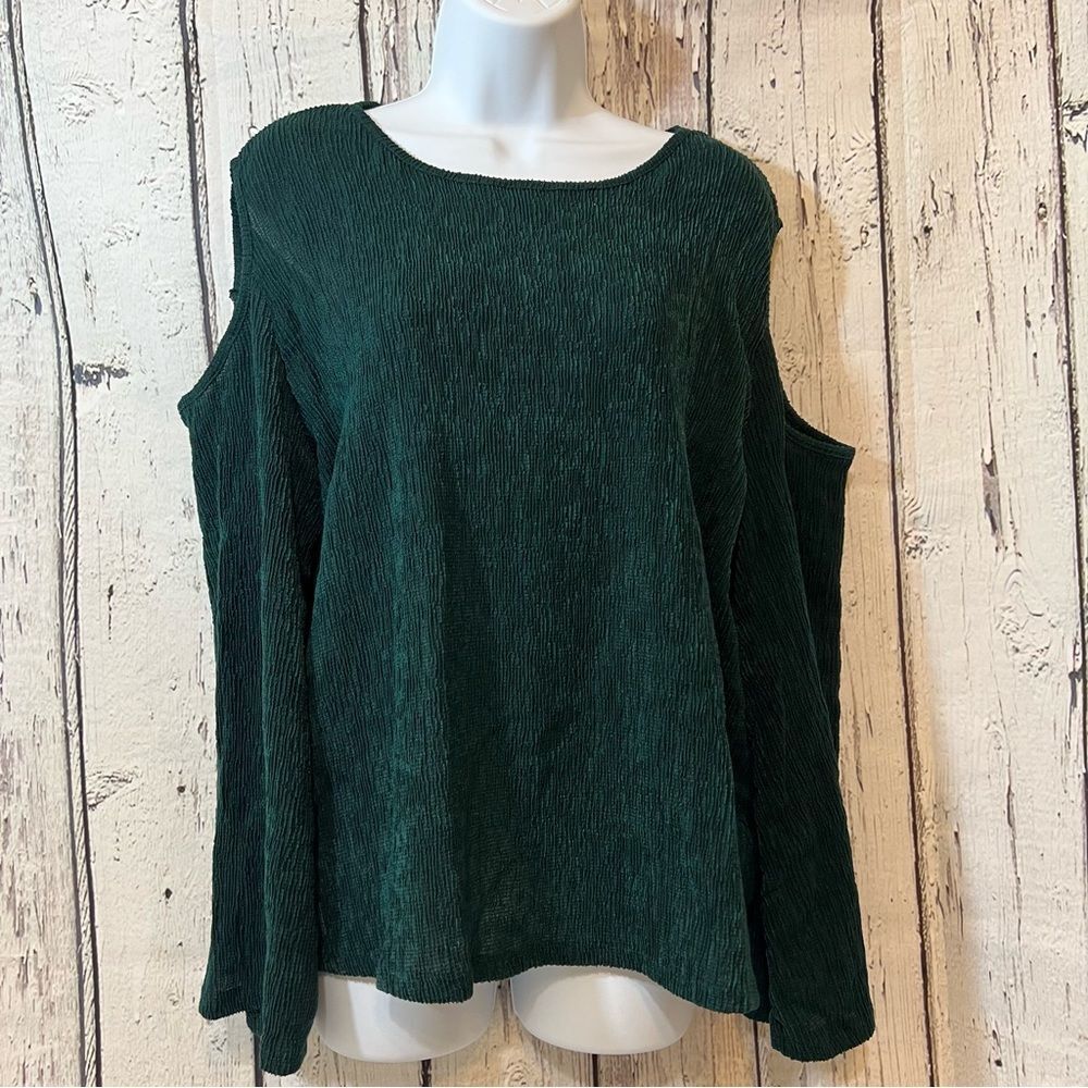 H&M Women's forest green bell Sleeve cold shoulder long sleeve blouse festive